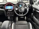 ジョンクーパーワークス　インテリジェントセーフティ　純正ディスプレイオーディオ　バックガイドカメラ　ＡｐｐｌｅＣａｒＰｌａｙ　ＡｎｄｒｏｉｄＡｕｔｏ　Ｂｌｕｅｔｏｏｔｈ　コーナーセンサー　ＨＵＤ　パドルシフト　ミラー型ＥＴＣ（17枚目）