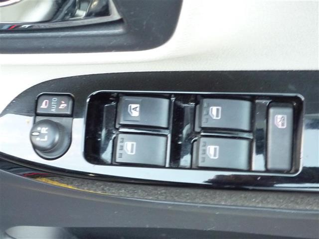 スポーツSAII 衝突回避支援ブレーキ機能 BT接続 ターボエンジン 地デジTV ワンオーナー車 LEDライト コーナーセンサー 前席シートヒーター キーレス エアロ ETC車載器 メモリナビ バックカメラ 横滑り防止(17枚目)