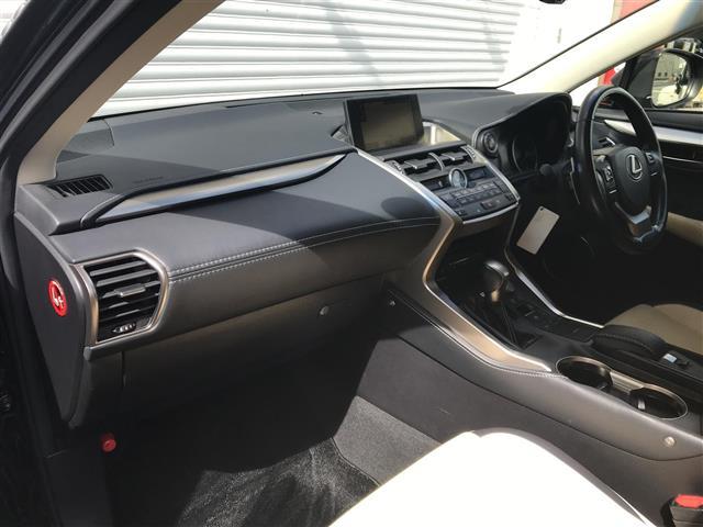 NX NX200t ナビTV LEDライト キーレス DVD再生 メモリーナビ 電動シート 横滑り防止機能 Iストップ Bカメラ 前席シートヒーター スマートキー ETC オートエアコン クリアランスソナー ドラレコ(15枚目)