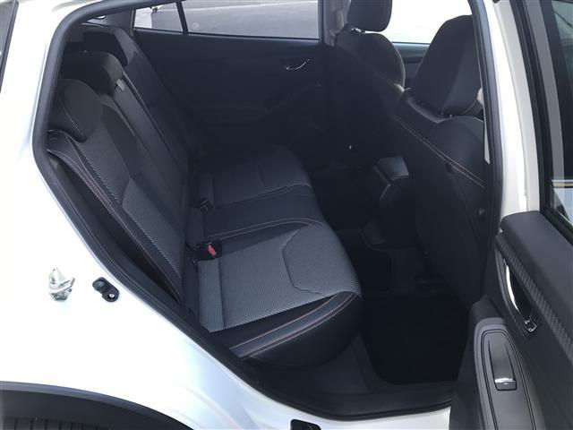 ＸＶ ２．０ｉ－Ｓ　アイサイト　追従式クルーズコントロール　ナビＴＶ　Ｂカメラ　電動パワーシート　ＤＶＤ再生　横滑り防止機能　ＬＥＤヘッドランプ　デュアルエアバッグ　４ＷＤ　キーレスエントリー　パワーステアリング　ＥＴＣ２．０（11枚目）