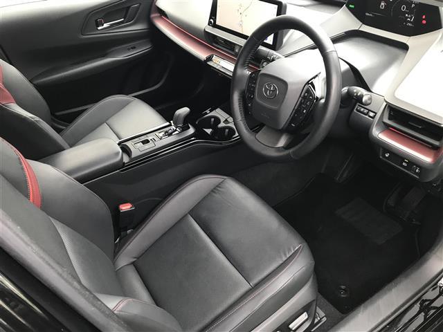 プリウス Z Bluetoothオーディオ プリクラッシュ パワーゲート 追従型クルコン 1オーナ オートライト レーンアシスト ETC2.0 メモリナビ オートマチックハイビーム LEDランプ ナビ・TV AC(10枚目)