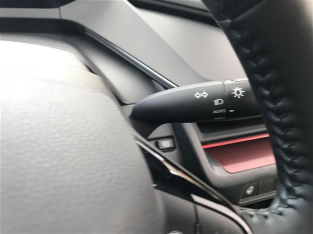 プリウス Z Bluetoothオーディオ プリクラッシュ パワーゲート 追従型クルコン 1オーナ オートライト レーンアシスト ETC2.0 メモリナビ オートマチックハイビーム LEDランプ ナビ・TV AC(28枚目)