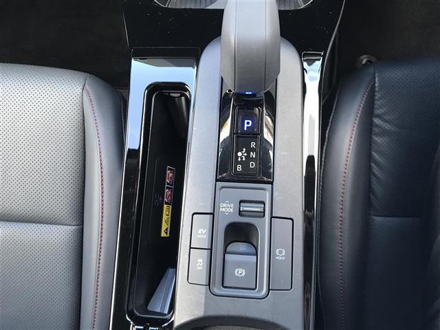 プリウス Z Bluetoothオーディオ プリクラッシュ パワーゲート 追従型クルコン 1オーナ オートライト レーンアシスト ETC2.0 メモリナビ オートマチックハイビーム LEDランプ ナビ・TV AC(31枚目)