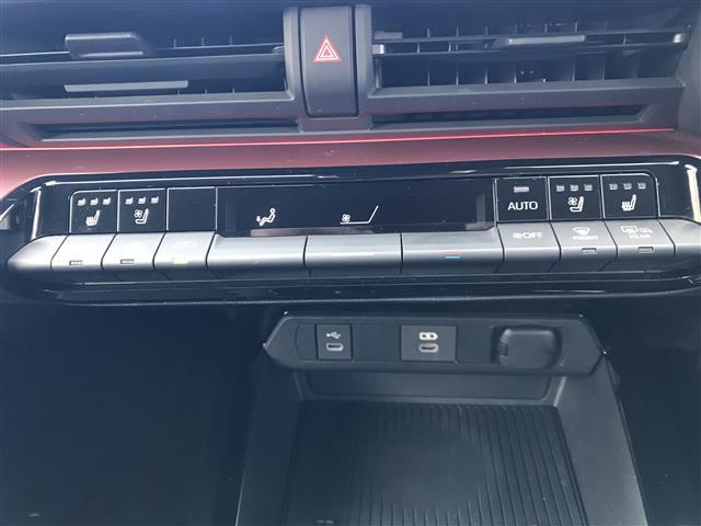 プリウス Z Bluetoothオーディオ プリクラッシュ パワーゲート 追従型クルコン 1オーナ オートライト レーンアシスト ETC2.0 メモリナビ オートマチックハイビーム LEDランプ ナビ・TV AC(32枚目)