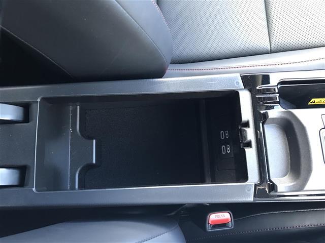 プリウス Z Bluetoothオーディオ プリクラッシュ パワーゲート 追従型クルコン 1オーナ オートライト レーンアシスト ETC2.0 メモリナビ オートマチックハイビーム LEDランプ ナビ・TV AC(36枚目)