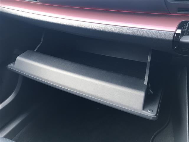 プリウス Z Bluetoothオーディオ プリクラッシュ パワーゲート 追従型クルコン 1オーナ オートライト レーンアシスト ETC2.0 メモリナビ オートマチックハイビーム LEDランプ ナビ・TV AC(37枚目)