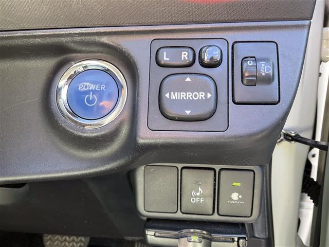 アクア Ｓ　シートヒーター付　スマ－トキー　ＢＬＵＥＴＯＯＴＨ　ワンオーナ　ＡＵＴＯライト　ＳＤナビゲーション　ＬＥＤヘッドライト　キーレスキー　地デジ　後カメラ　ナビＴＶ　横滑防止装置　ダブルエアバック　ＡＢＳ（13枚目）
