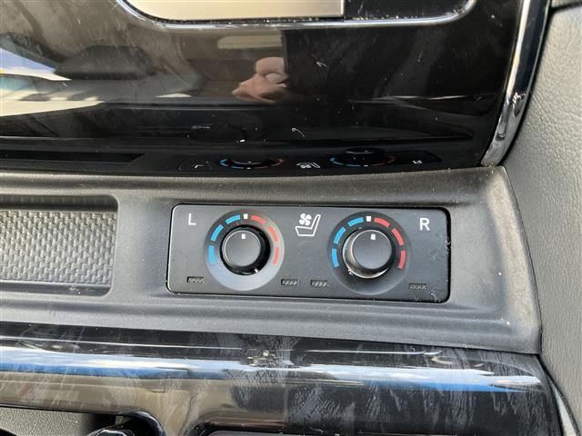 アルファード 2.5S Cパッケージ 両電動ドア 電動トランク 2.0ETC 本革 オートLED Bモニタ レーンキープ オットマン 地デジ 1オーナー エアロ DVD再生可能 パノラマルーフ シートヒータ リアオートエアコン ナビテレビ(24枚目)