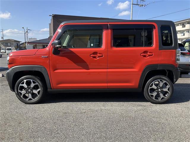 ハスラー ハイブリッドＸ　ＴＶ＆ナビ　リヤカメラ　ＥＴＣ付　オートＬＥＤ　アイドルストップ　車線逸脱警報装置　ＵＳＢ入力　キーレスエントリー　運転席エアバッグ　前席シートヒーター　セキュリティアラーム　ＬＥＤライト　ＡＡＣ（4枚目）