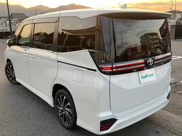 ヴォクシー S-Z 登録済み未使用車 車検令和10年10月 両側パワースライドドア純正LEDヘッドライトデジタルインナーミラー10.5インチディスプレイTVBluetooth合成皮革+ファブリックシート前席快適温熱シート(8枚目)