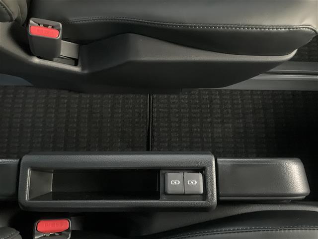 ヴォクシー S-Z 登録済み未使用車 車検令和10年10月 両側パワースライドドア純正LEDヘッドライトデジタルインナーミラー10.5インチディスプレイTVBluetooth合成皮革+ファブリックシート前席快適温熱シート(32枚目)