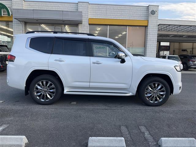 ランドクルーザー ＺＸ　パワーゲート　衝突軽減装置　センターデフロック　ナビＴＶ　１オナ　ＬＥＤ　オートマチックハイビーム　エアシート　オートライト　スマートキー　本革　３列シート　パノラマサンルーフ　オートエアコン　４ＷＤ（6枚目）