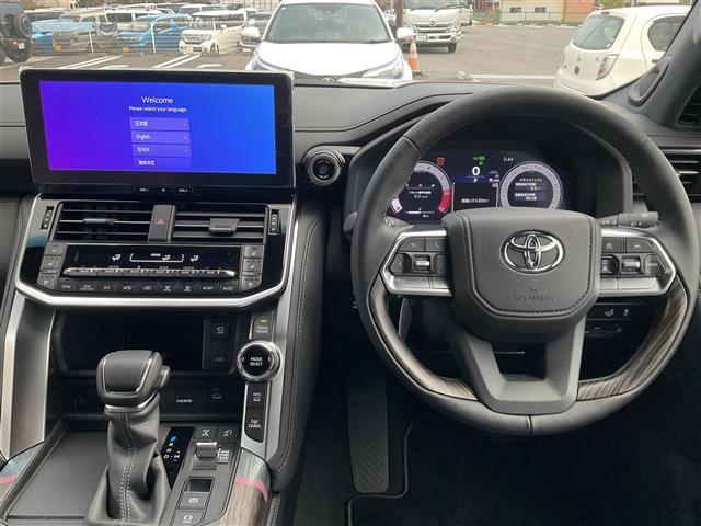 ランドクルーザー ＺＸ　パワーゲート　衝突軽減装置　センターデフロック　ナビＴＶ　１オナ　ＬＥＤ　オートマチックハイビーム　エアシート　オートライト　スマートキー　本革　３列シート　パノラマサンルーフ　オートエアコン　４ＷＤ（14枚目）