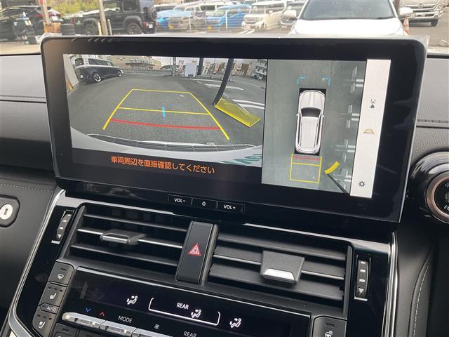 ランドクルーザー ＺＸ　パワーゲート　衝突軽減装置　センターデフロック　ナビＴＶ　１オナ　ＬＥＤ　オートマチックハイビーム　エアシート　オートライト　スマートキー　本革　３列シート　パノラマサンルーフ　オートエアコン　４ＷＤ（17枚目）
