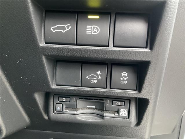 ランドクルーザー ＺＸ　パワーゲート　衝突軽減装置　センターデフロック　ナビＴＶ　１オナ　ＬＥＤ　オートマチックハイビーム　エアシート　オートライト　スマートキー　本革　３列シート　パノラマサンルーフ　オートエアコン　４ＷＤ（18枚目）