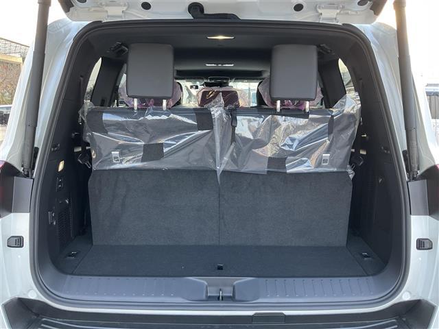 ランドクルーザー ＺＸ　パワーゲート　衝突軽減装置　センターデフロック　ナビＴＶ　１オナ　ＬＥＤ　オートマチックハイビーム　エアシート　オートライト　スマートキー　本革　３列シート　パノラマサンルーフ　オートエアコン　４ＷＤ（25枚目）