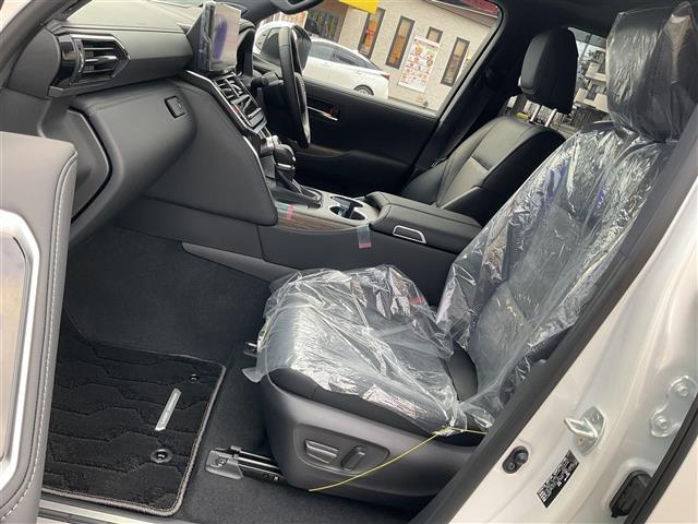 ランドクルーザー ＺＸ　パワーゲート　衝突軽減装置　センターデフロック　ナビＴＶ　１オナ　ＬＥＤ　オートマチックハイビーム　エアシート　オートライト　スマートキー　本革　３列シート　パノラマサンルーフ　オートエアコン　４ＷＤ（29枚目）