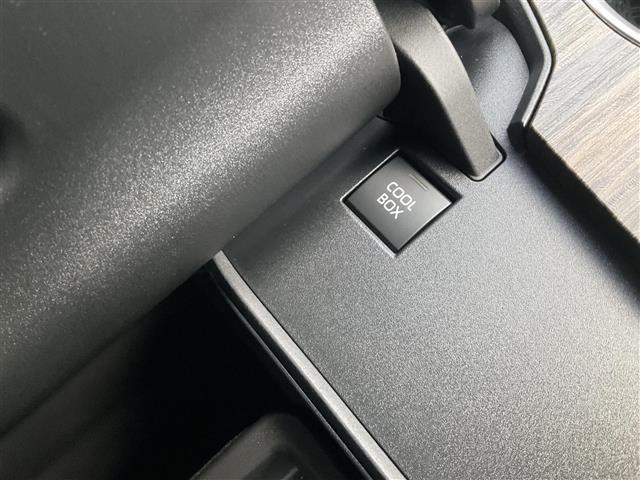 ランドクルーザー ＺＸ　パワーゲート　衝突軽減装置　センターデフロック　ナビＴＶ　１オナ　ＬＥＤ　オートマチックハイビーム　エアシート　オートライト　スマートキー　本革　３列シート　パノラマサンルーフ　オートエアコン　４ＷＤ（39枚目）