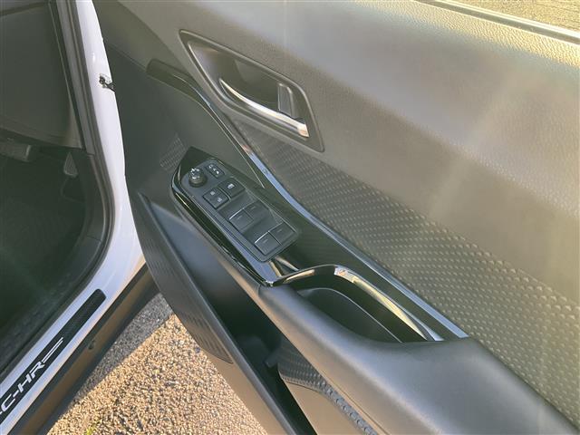 Ｃ－ＨＲ Ｇ　モード　ネロ　セーフティプラスＩＩ　Ｂｌｕｅｔｏｏｔｈ対応　全周囲モニタ　ＬＫＡ　プリクラッシュ　オートエアコン　バックモニター　横滑防止装置　オートマチックハイビーム　ＬＥＤライト　パワステ　スマートキー　アイドリングストップ　ＡＢＳ（36枚目）
