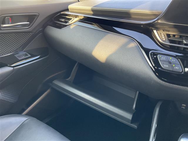 Ｃ－ＨＲ Ｇ　モード　ネロ　セーフティプラスＩＩ　Ｂｌｕｅｔｏｏｔｈ対応　全周囲モニタ　ＬＫＡ　プリクラッシュ　オートエアコン　バックモニター　横滑防止装置　オートマチックハイビーム　ＬＥＤライト　パワステ　スマートキー　アイドリングストップ　ＡＢＳ（37枚目）