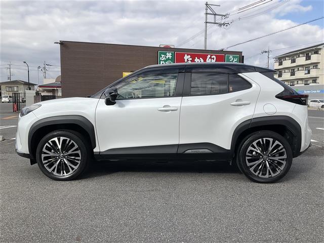 ヤリスクロス ハイブリッドZ アドベンチャー ワンオーナー 禁煙車 純正8インチディスプレイオーディオBluetooth、フルセグテレビ バックカメラ ハーフレザーシートシートヒーター 運転席パワーシート パワーバックドア 純正LEDヘッドライト(6枚目)