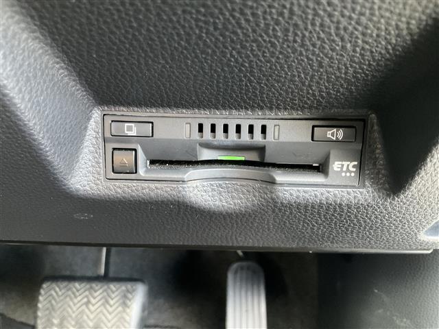 ヤリスクロス ハイブリッドZ アドベンチャー ワンオーナー 禁煙車 純正8インチディスプレイオーディオBluetooth、フルセグテレビ バックカメラ ハーフレザーシートシートヒーター 運転席パワーシート パワーバックドア 純正LEDヘッドライト(18枚目)