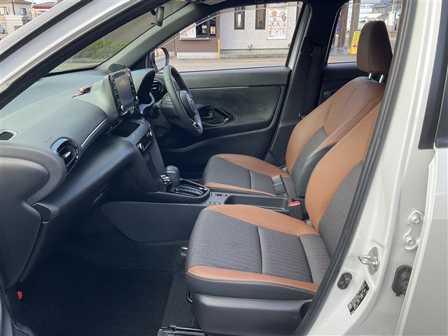 ヤリスクロス ハイブリッドZ アドベンチャー ワンオーナー 禁煙車 純正8インチディスプレイオーディオBluetooth、フルセグテレビ バックカメラ ハーフレザーシートシートヒーター 運転席パワーシート パワーバックドア 純正LEDヘッドライト(28枚目)