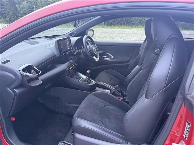 ＧＲヤリス ＲＺ　ハイパフォーマンス　ＢＴオーディオ　追従クルコン　Ｉストップ　ＬＥＤヘッド　ターボ　バックガイドモニター　Ｃソナー　ＡＷＤ　フルオートエアコン　横滑り防止装置付き　スマートキ－　ＡＢＳ付き　パワーウインドウ　キーフリー（21枚目）