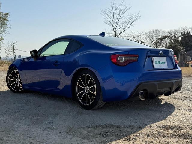 ＢＲＺ Ｓ　ＴＥＩＮ車高調／社外マフラー（純正マフラー積込）／ｐｉｖｏｔデュアルゲージ（水温＆油温）／純正ナビ／バックカメラ／フルセグＴＶ／Ｂｌｕｅｔｏｏｔｈ接続可／ＤＶＤ再生可／ＥＴＣ／純正ＡＷ／スマートキー（4枚目）