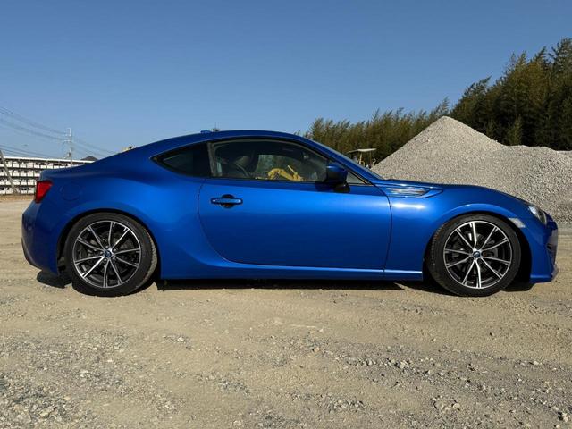 ＢＲＺ Ｓ　ＴＥＩＮ車高調／社外マフラー（純正マフラー積込）／ｐｉｖｏｔデュアルゲージ（水温＆油温）／純正ナビ／バックカメラ／フルセグＴＶ／Ｂｌｕｅｔｏｏｔｈ接続可／ＤＶＤ再生可／ＥＴＣ／純正ＡＷ／スマートキー（9枚目）