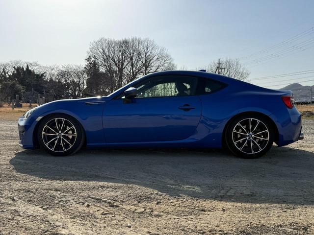 ＢＲＺ Ｓ　ＴＥＩＮ車高調／社外マフラー（純正マフラー積込）／ｐｉｖｏｔデュアルゲージ（水温＆油温）／純正ナビ／バックカメラ／フルセグＴＶ／Ｂｌｕｅｔｏｏｔｈ接続可／ＤＶＤ再生可／ＥＴＣ／純正ＡＷ／スマートキー（10枚目）