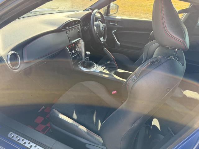ＢＲＺ Ｓ　ＴＥＩＮ車高調／社外マフラー（純正マフラー積込）／ｐｉｖｏｔデュアルゲージ（水温＆油温）／純正ナビ／バックカメラ／フルセグＴＶ／Ｂｌｕｅｔｏｏｔｈ接続可／ＤＶＤ再生可／ＥＴＣ／純正ＡＷ／スマートキー（20枚目）