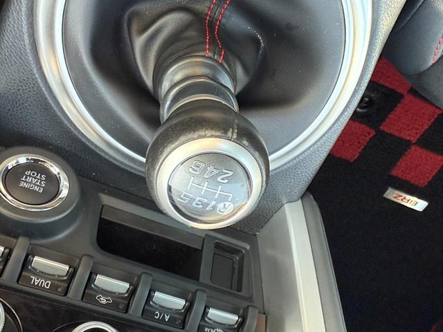 ＢＲＺ Ｓ　ＴＥＩＮ車高調／社外マフラー（純正マフラー積込）／ｐｉｖｏｔデュアルゲージ（水温＆油温）／純正ナビ／バックカメラ／フルセグＴＶ／Ｂｌｕｅｔｏｏｔｈ接続可／ＤＶＤ再生可／ＥＴＣ／純正ＡＷ／スマートキー（28枚目）