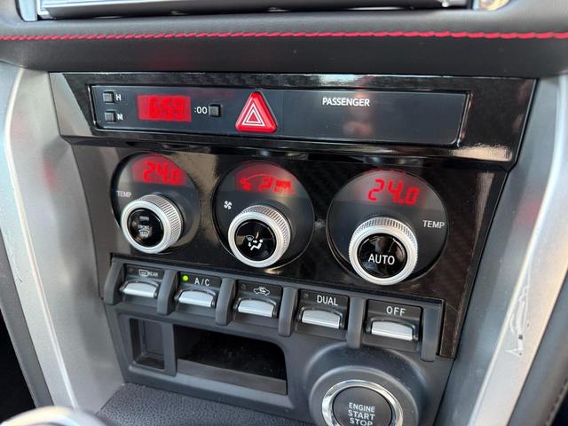 ＢＲＺ Ｓ　ＴＥＩＮ車高調／社外マフラー（純正マフラー積込）／ｐｉｖｏｔデュアルゲージ（水温＆油温）／純正ナビ／バックカメラ／フルセグＴＶ／Ｂｌｕｅｔｏｏｔｈ接続可／ＤＶＤ再生可／ＥＴＣ／純正ＡＷ／スマートキー（29枚目）