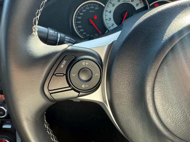 ８６ ＧＴリミテッド　ＴＲＤエアロ（Ｆ　Ｓ　ＲＵ）／ＴＲＤマフラー／ＴＲＤフロントタワーバー／社外ナビ／フルセグＴＶ／Ｂｌｕｅｔｏｏｔｈ接続可／バックカメラ／純正１７インチＡＷ／純正ドラレコ／ＴＲＤプッシュスタート（24枚目）