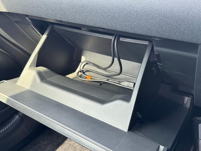 フェアレディZ ニスモ TEIN車高調/社外ナビ/Bluetooth接続可/バックカメラ/フルセグTV/ETC/キセノンヘッドライト/純正19インチAW/スマートキー/ハーフレザーシート/AUTOライト(46枚目)