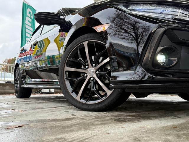 シビック ハッチバック　ホンダセンシング　後期モデル／６ＭＴ／純正ナビフルセグＴＶ／ＥＴＣ２．０／バックカメラ／ハーフレザーシート／ホンダセンシング／両前席パワーシート＆シートヒーター／純正１８インチＡＷ／ＬＥＤヘッドライト／前後ドラレコ（9枚目）