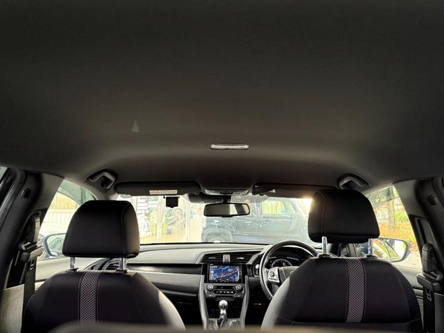 シビック ハッチバック　ホンダセンシング　後期モデル／６ＭＴ／純正ナビフルセグＴＶ／ＥＴＣ２．０／バックカメラ／ハーフレザーシート／ホンダセンシング／両前席パワーシート＆シートヒーター／純正１８インチＡＷ／ＬＥＤヘッドライト／前後ドラレコ（26枚目）