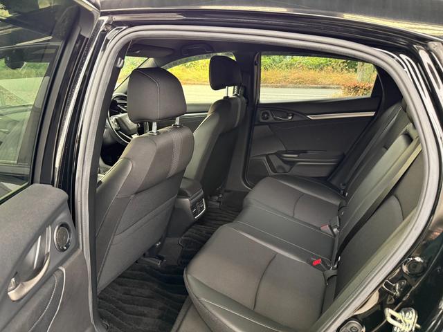 シビック ハッチバック　ホンダセンシング　後期モデル／６ＭＴ／純正ナビフルセグＴＶ／ＥＴＣ２．０／バックカメラ／ハーフレザーシート／ホンダセンシング／両前席パワーシート＆シートヒーター／純正１８インチＡＷ／ＬＥＤヘッドライト／前後ドラレコ（27枚目）