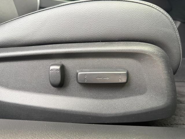 シビック ハッチバック　ホンダセンシング　後期モデル／６ＭＴ／純正ナビフルセグＴＶ／ＥＴＣ２．０／バックカメラ／ハーフレザーシート／ホンダセンシング／両前席パワーシート＆シートヒーター／純正１８インチＡＷ／ＬＥＤヘッドライト／前後ドラレコ（31枚目）