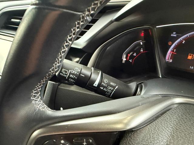 シビック ハッチバック　ホンダセンシング　後期モデル／６ＭＴ／純正ナビフルセグＴＶ／ＥＴＣ２．０／バックカメラ／ハーフレザーシート／ホンダセンシング／両前席パワーシート＆シートヒーター／純正１８インチＡＷ／ＬＥＤヘッドライト／前後ドラレコ（42枚目）