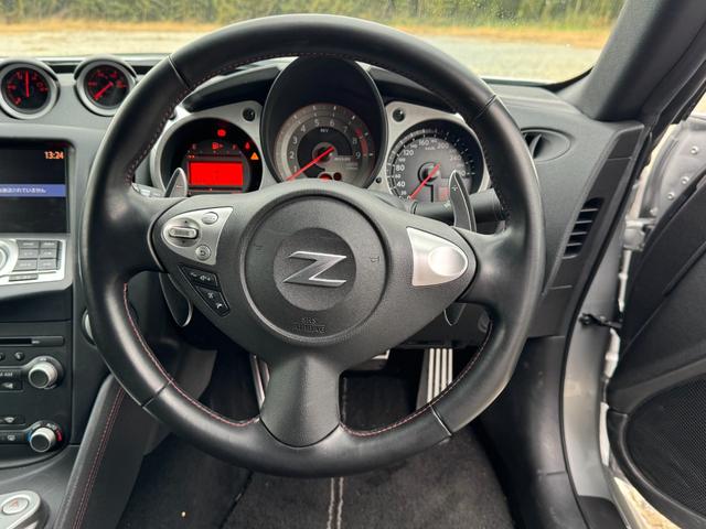 フェアレディZ バージョンニスモ HKSメタルキャタライザー/HKSスーパーサウンドマスターマフラー/専用エアロ/専用19インチAW/純正ナビ/バックカメラ/フルセグTV/ハーフレザーシート/キセノンヘッドライト/スマートキー(24枚目)