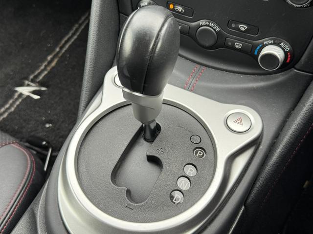 フェアレディZ バージョンニスモ HKSメタルキャタライザー/HKSスーパーサウンドマスターマフラー/専用エアロ/専用19インチAW/純正ナビ/バックカメラ/フルセグTV/ハーフレザーシート/キセノンヘッドライト/スマートキー(35枚目)