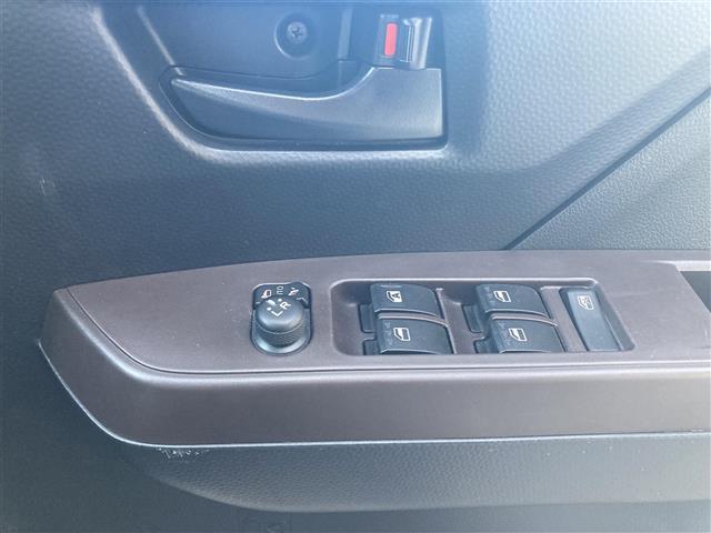 ルーミー G パノラミックビュー 追突軽減ブレーキ Bluetoothオーディオ パワステ Aライト Aストップ LEDライト 横滑り防止システム エアバック パワーウィンドウ 運転席助手席エアバック ナビ&TV(25枚目)