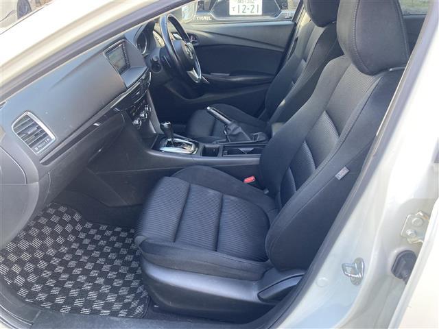 アテンザワゴン ＸＤ　フルセグテレビ　ＤＶＤ再生機能　メモリーナビ　クルーズＣ　オ－トエアコン　キーレス　ＥＴＣ車載器　ドラレコ　ＡＢＳ　パワーウインドウ　カーテンエアバック　Ａライト　ＷエアＢ　パワーステアリング（4枚目）