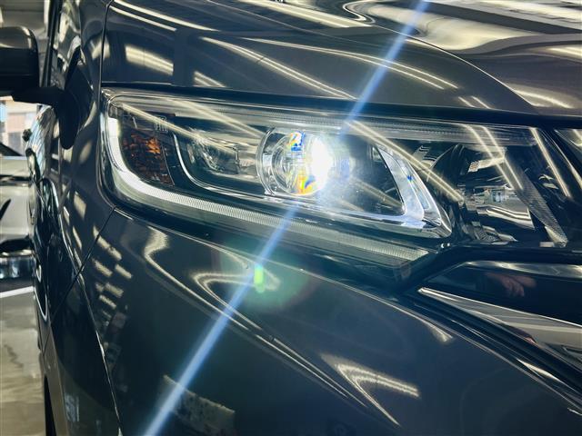 フリードハイブリッド ハイブリッド・EX LEDヘッドライト アクティブコーナリングライト Sパッケージ Cパッケージ コンフォートビューパッケージ 運転席&助手席シートヒーター 両側パワスラ 純正ナビ バックカメラ ETC 純正ドラレコ(9枚目)