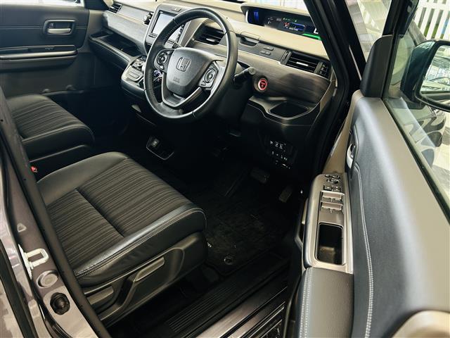 フリードハイブリッド ハイブリッド・EX LEDヘッドライト アクティブコーナリングライト Sパッケージ Cパッケージ コンフォートビューパッケージ 運転席&助手席シートヒーター 両側パワスラ 純正ナビ バックカメラ ETC 純正ドラレコ(24枚目)