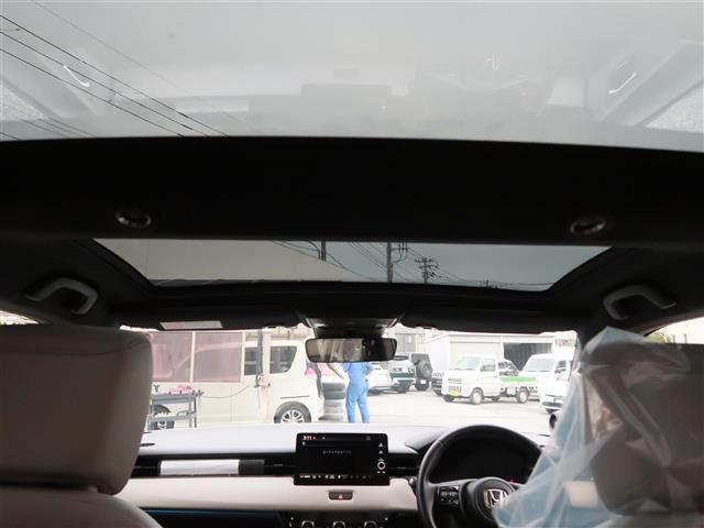 ヴェゼル e:HEV Z・PLaYパッケージ パノラマルーフ 純正ホンダコネクトディスプレイ マルチビューカメラ ETC2.0 純正フロアマット ハーフレザー シートヒーター ホンダセンシング スマートキー×2 取説 保証書 ブルートゥース(2枚目)