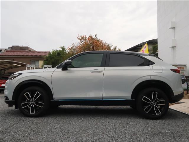 ヴェゼル e:HEV Z・PLaYパッケージ パノラマルーフ 純正ホンダコネクトディスプレイ マルチビューカメラ ETC2.0 純正フロアマット ハーフレザー シートヒーター ホンダセンシング スマートキー×2 取説 保証書 ブルートゥース(12枚目)