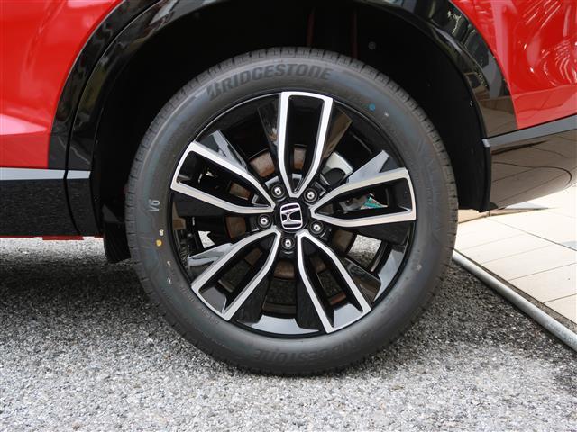 ヴェゼル e:HEV Z 登録済未使用車 純正ディスプレイオーディオ フルセグTV Bluetooth マルチビュー ホンダセンシング ETC2.0 ワイヤレス充電 ブラインドスポットモニター ハンズフリーパワーテールゲート(17枚目)